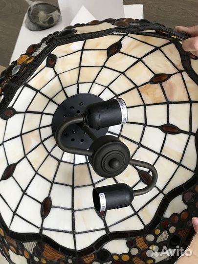 Люстра в стиле Тиффани из цветного стекла