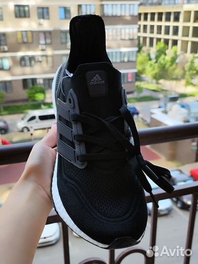 Кроссовки Adidas