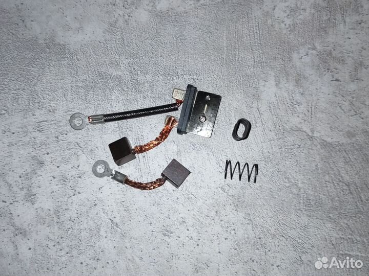 Комплект щёток гидроподъема Yamaha F115-150