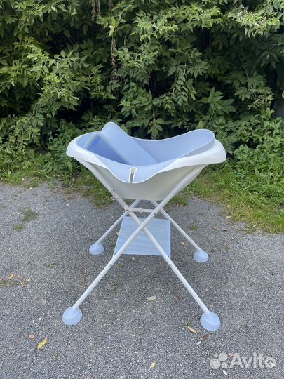 Ванночка - пеленальный столик с подставкой beaba