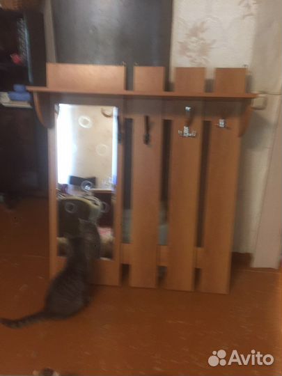 Вешалка в прихожую настенная