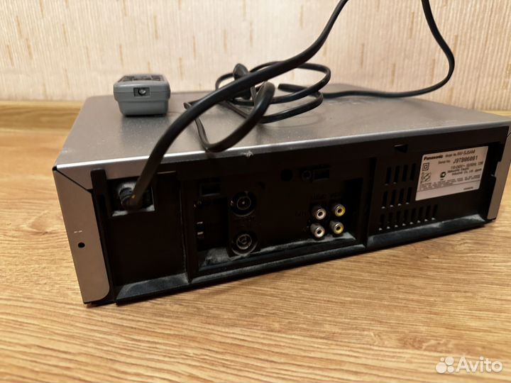 Видеомагнитофон Panasonic NV-SJ5AM