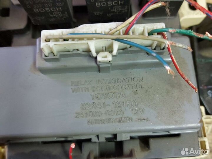 Toyota Corolla E110 блок предохранителей