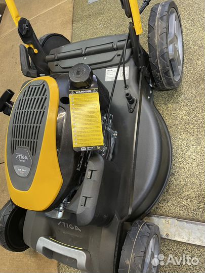 Газонокосилка бензиновая