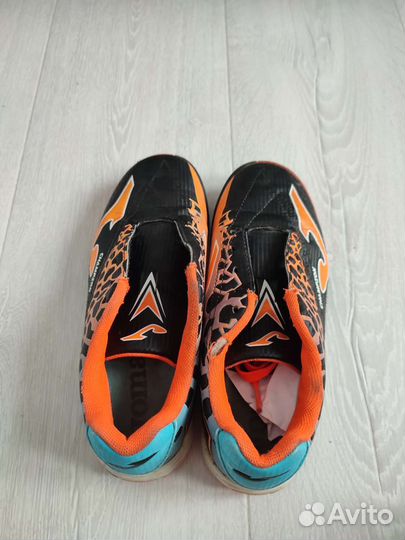 Футбольная обувь joma