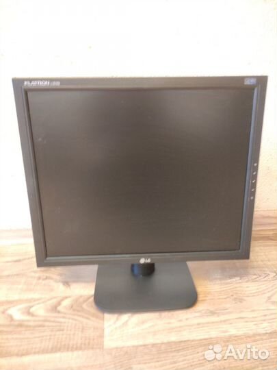 Монитор LG для компьютера 19 дюймов бу