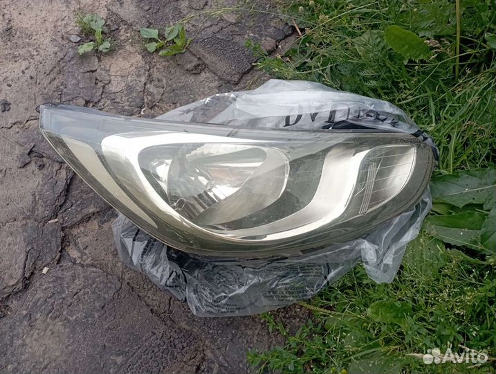 Фара на hyundai solaris 1