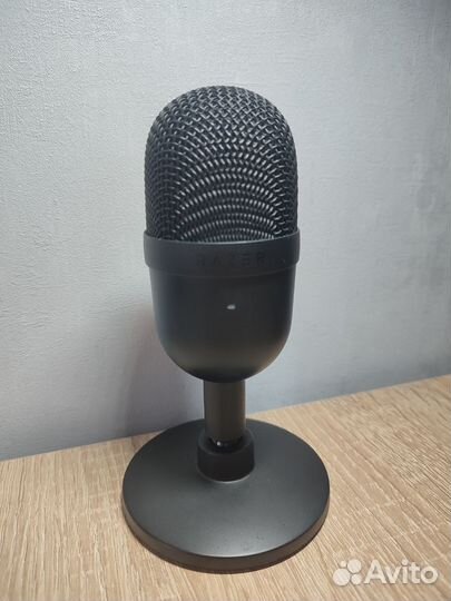 Микрофон Razer Seiren Mini