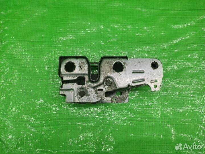 Замок капота перед. Volkswagen Tiguan