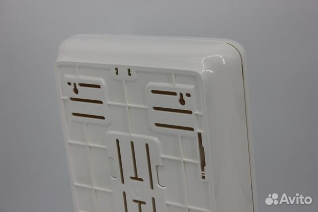 Диспенсер для полотенец листовых Tork H2