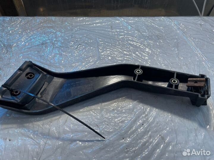 Кронштейн спойлера Mercedes-Benz