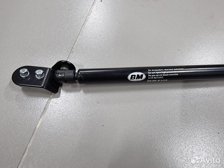 Газовые упоры капота для Chevrolet Niva