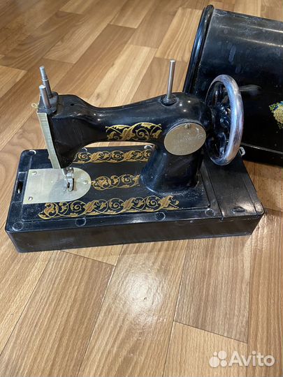 Детская швейная машинка СССР