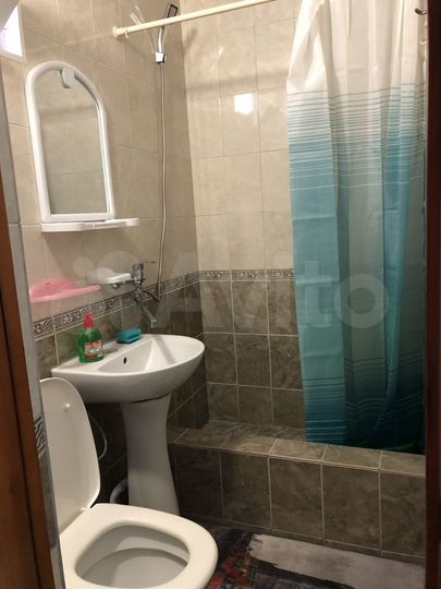 Комната 15 м² в 9-к., 1/3 эт.