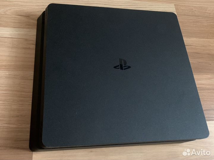 Sony PS4 slim 1tb + rdr 2