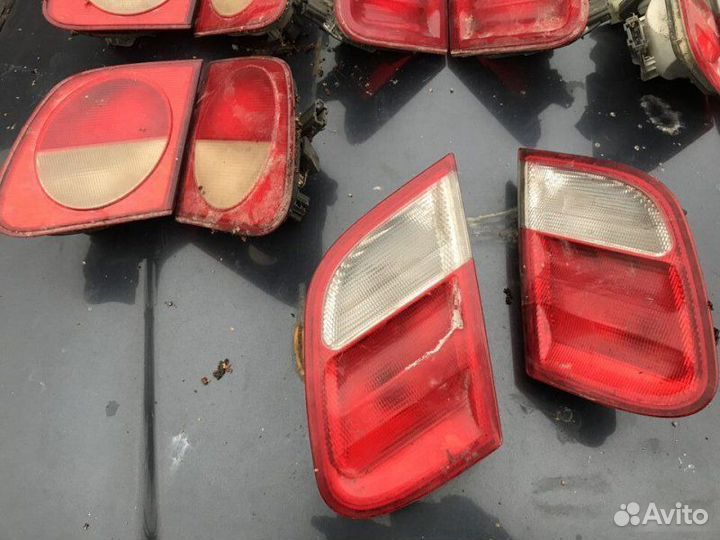 Фонарь внутренний задний Mercedes-Benz E-Class