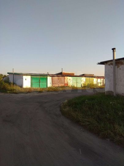 Гараж, > 30 м²