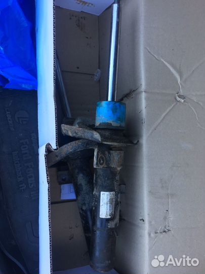 Стойки передние пара Форд фокус 3 2011-2013 год