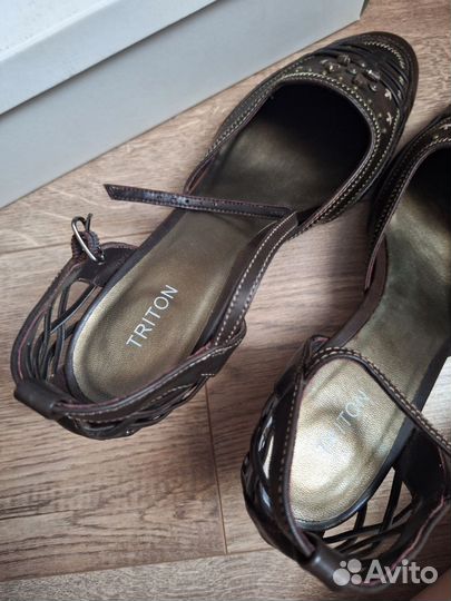 Туфли с ремешком на щиколотке