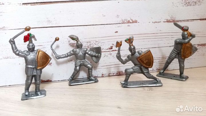 Игрушки Рыцари и индейцы