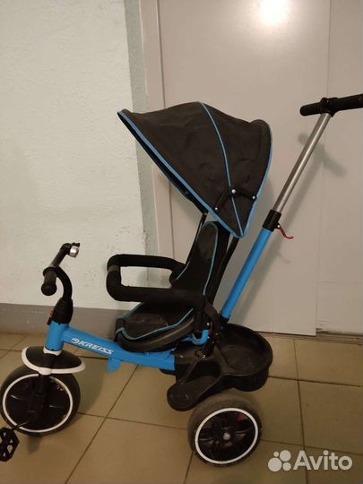 Детский велосипед с ручкой