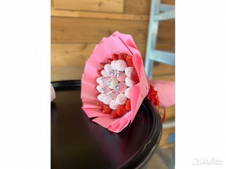 Бокс с клубникой в шоколаде KLL-3652