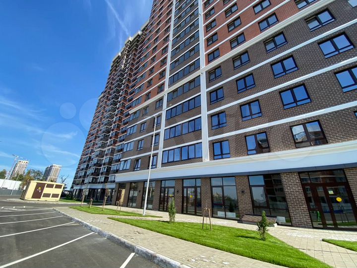 Торговое помещение в строящемся доме, 41.8 м²