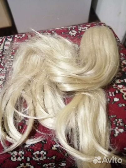 Шиньоны и накладки для волос, парик