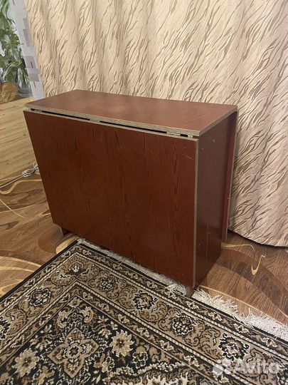 Стол книжка