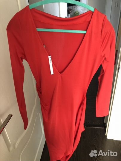 Платье красное