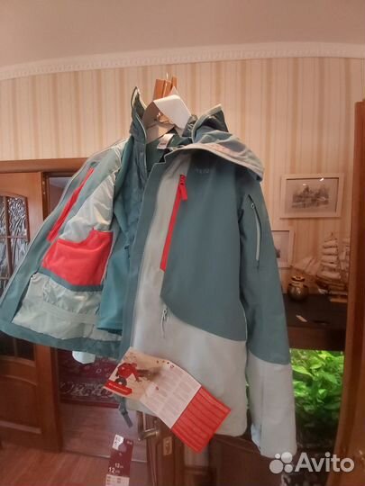 Куртка для зимнего спорта и отдыха