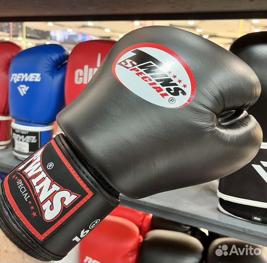 Боксерские перчатки Twins