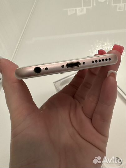 iPhone 6S, 64 ГБ