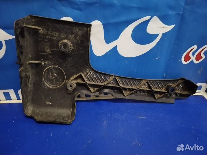 Декоративная накладка на двигатель Skoda Octavia