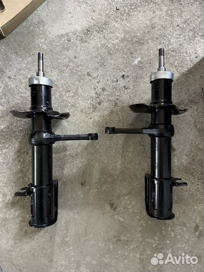 Передние стойки