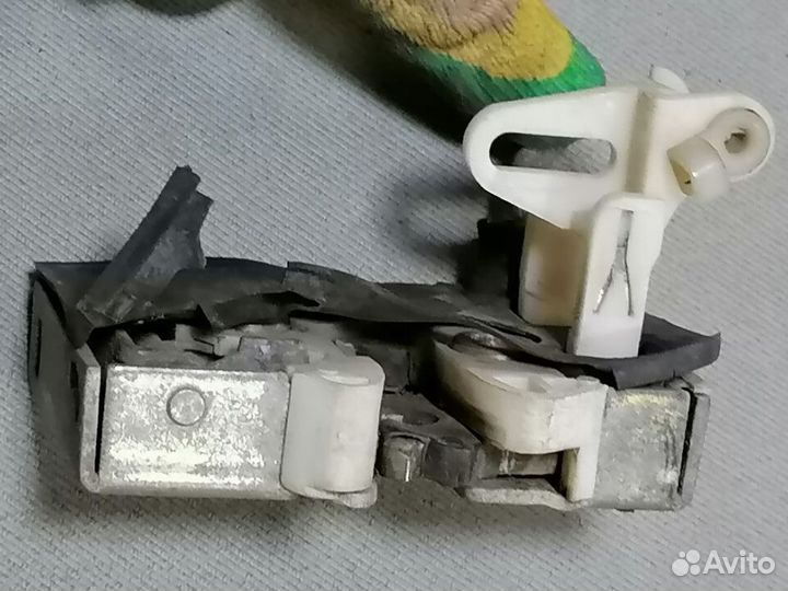 Замок двери передней правой Audi 80 B3 1986-1991