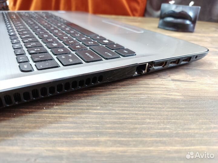 Ноутбук HP 15-ay196nr