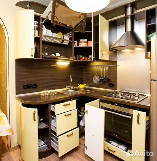 Кухонный гарнитур угловой в потолок