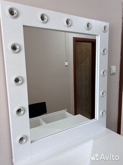 Стол для визажиста/ бровиста