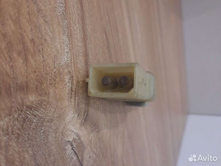 Датчик включения стоп сигнала Audi, лягушка