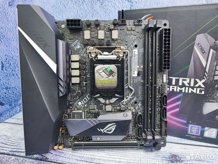 Материнская плата ROG Strix H370-i Gaming