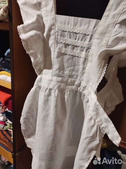 Белый школьный фартук