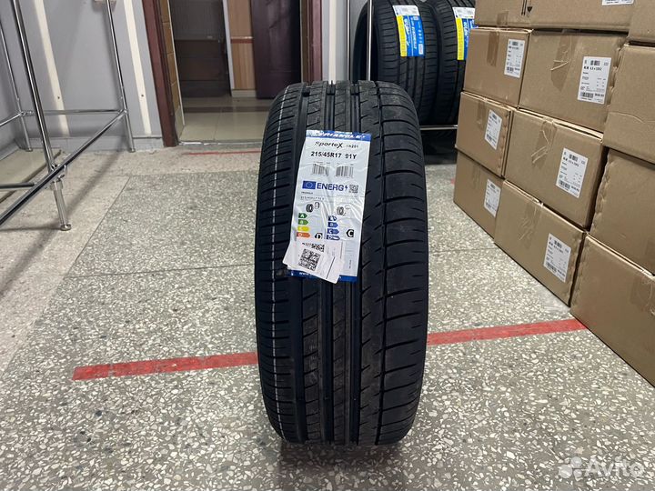 Triangle Sports TH201 215/45 R17