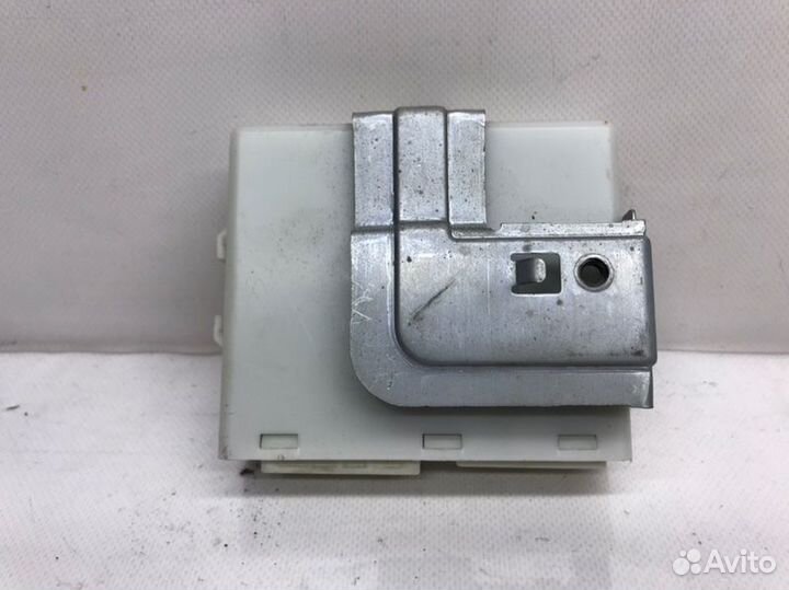 Блок управления Nissan Armada 5.6 2007