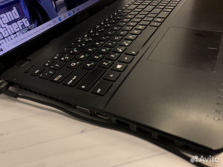 Красивый игровой ноутбук Asus 4 ядра/2 видеокарты