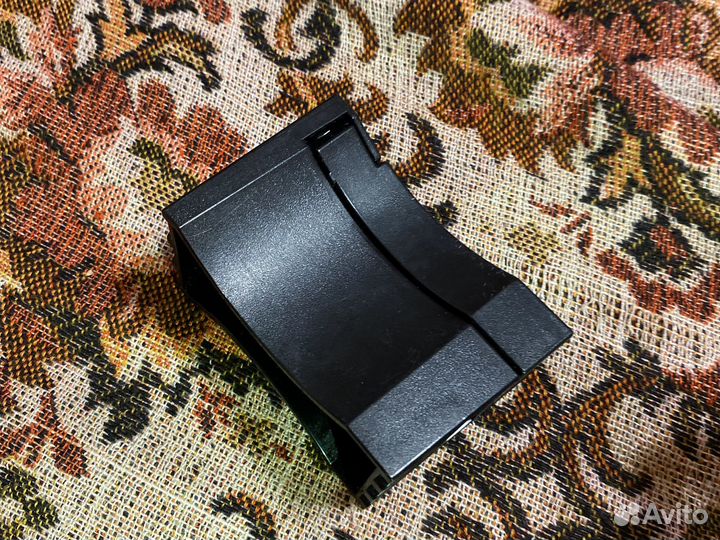 Перегородка подстаканника Toyota Land Cruiser 200