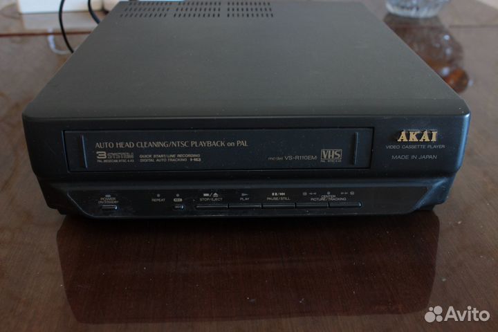 Видеоплеер akai VS-R110EM