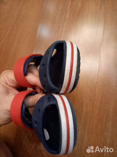 Сандалии crocs c7