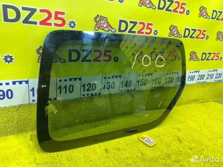 Стекло собачника заднее правое Suzuki Jimny 145109