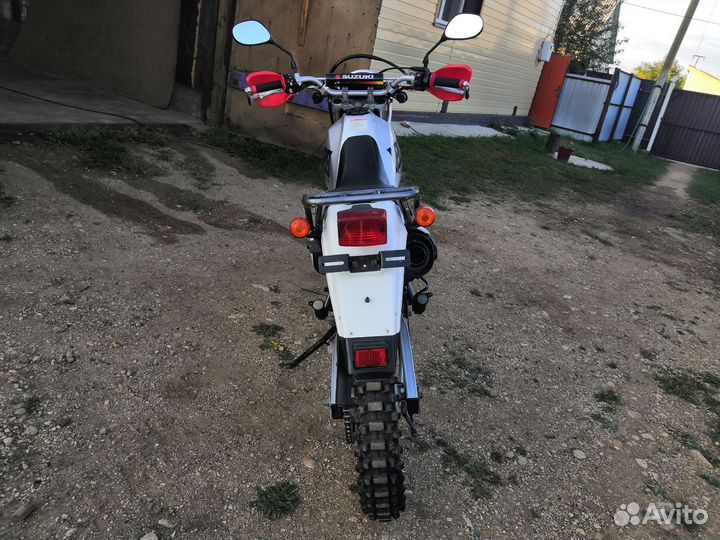 Suzuki djebel 200